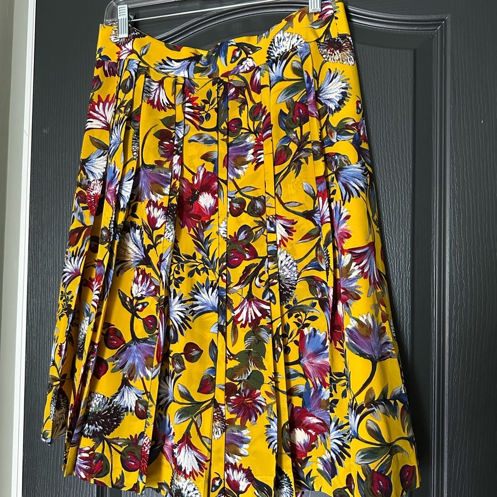 Gorgeous JCrew Box-Pleat Floral Yellow Silk Skirt